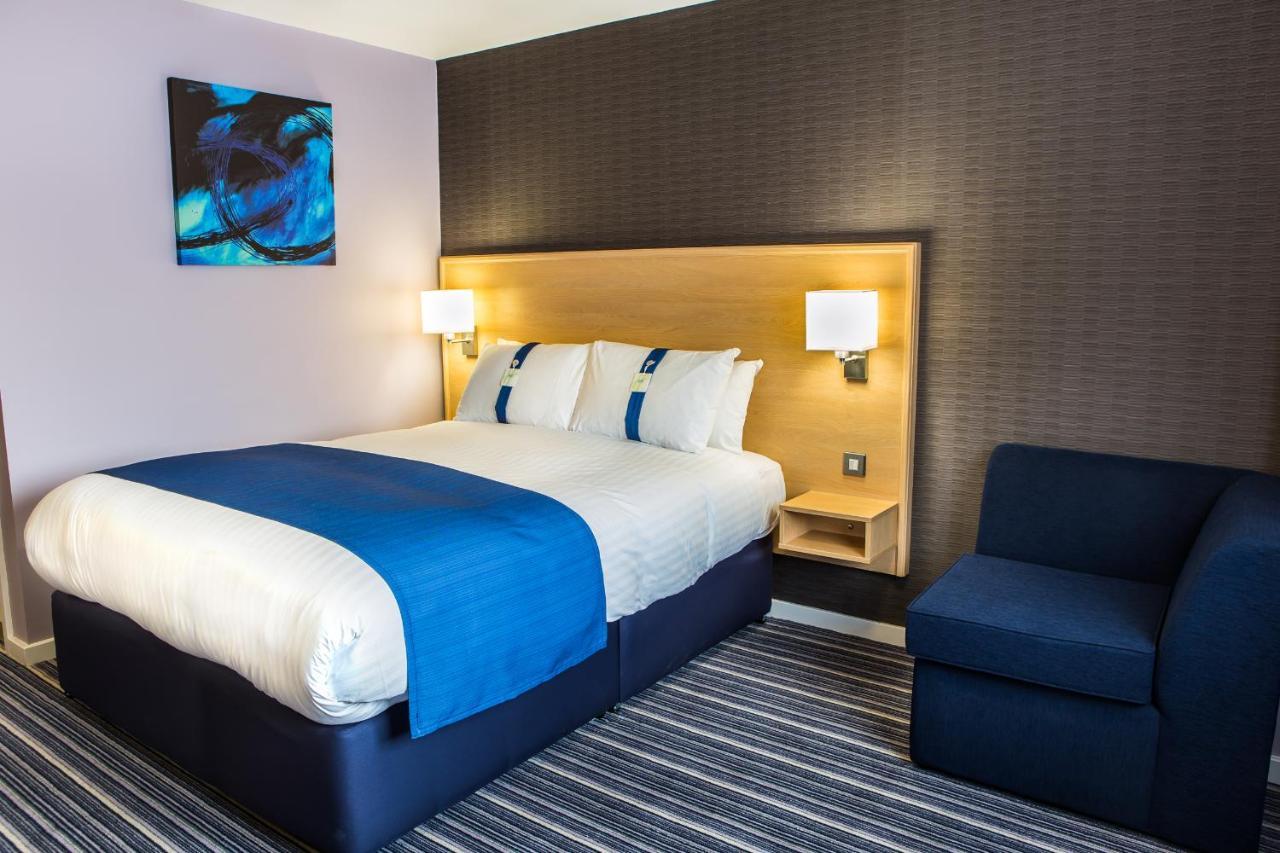 Holiday Inn Express Manchester Airport By Ihg Ringway Экстерьер фото