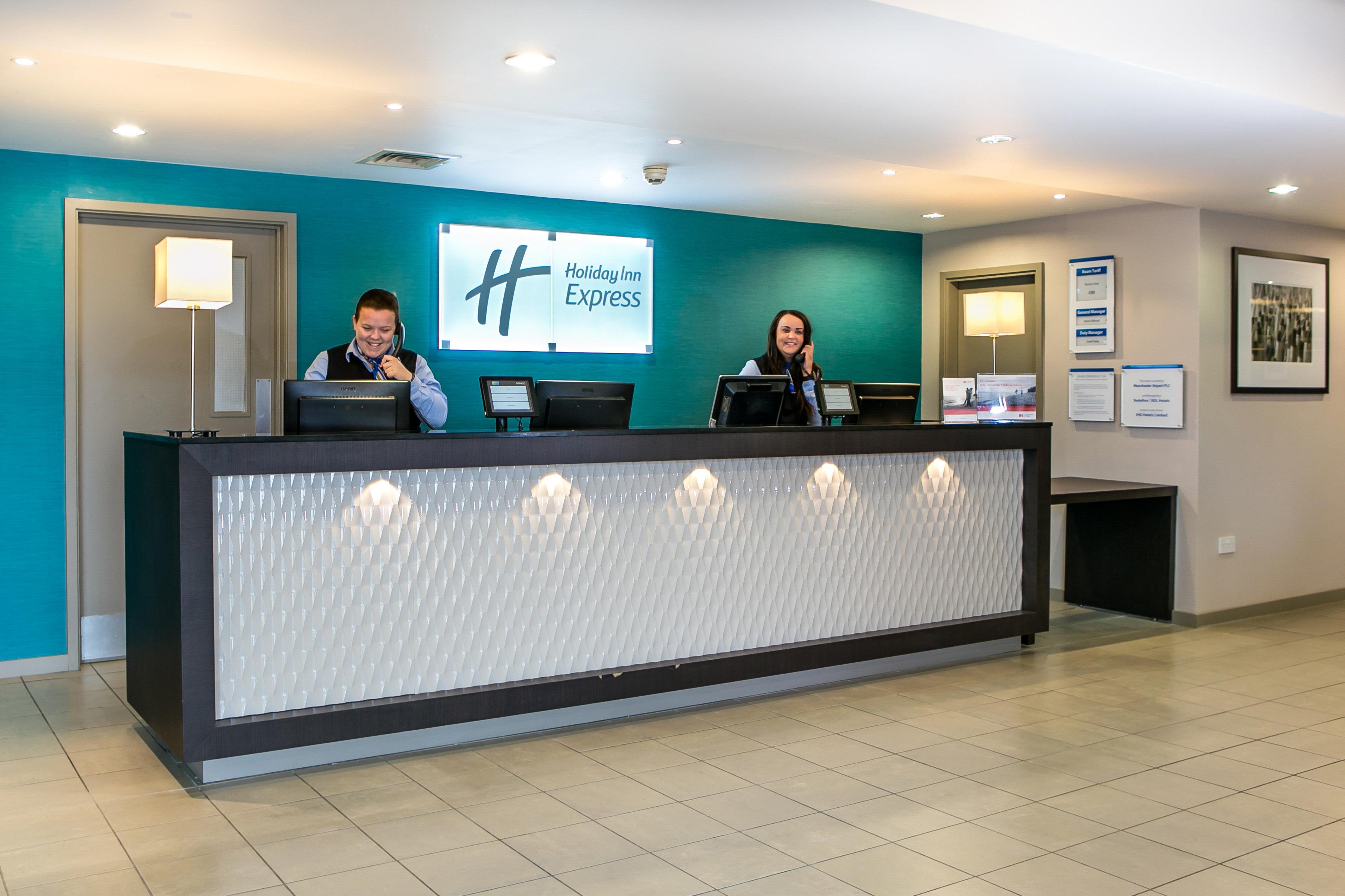 Holiday Inn Express Manchester Airport By Ihg Ringway Экстерьер фото