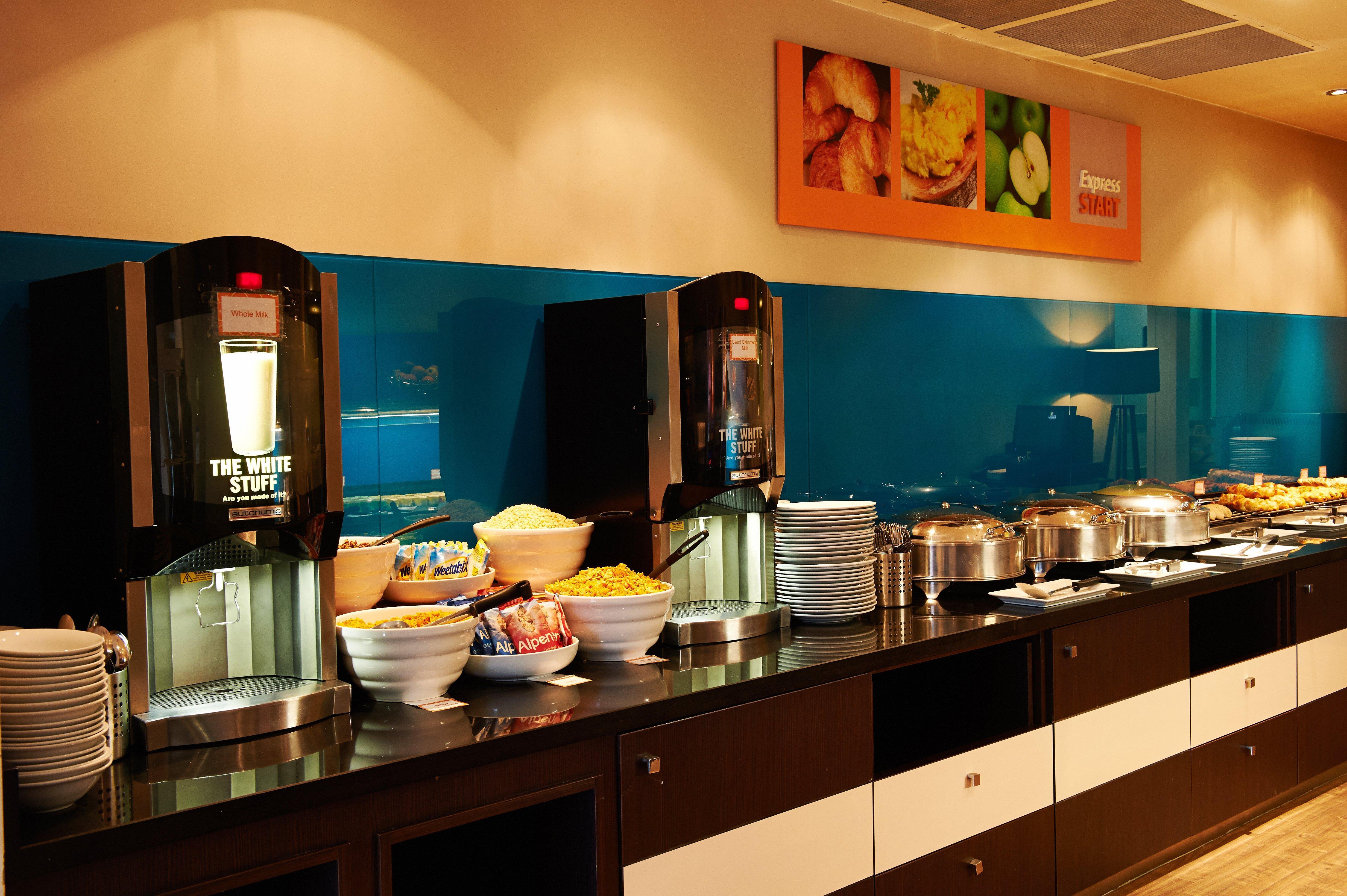 Holiday Inn Express Manchester Airport By Ihg Ringway Экстерьер фото