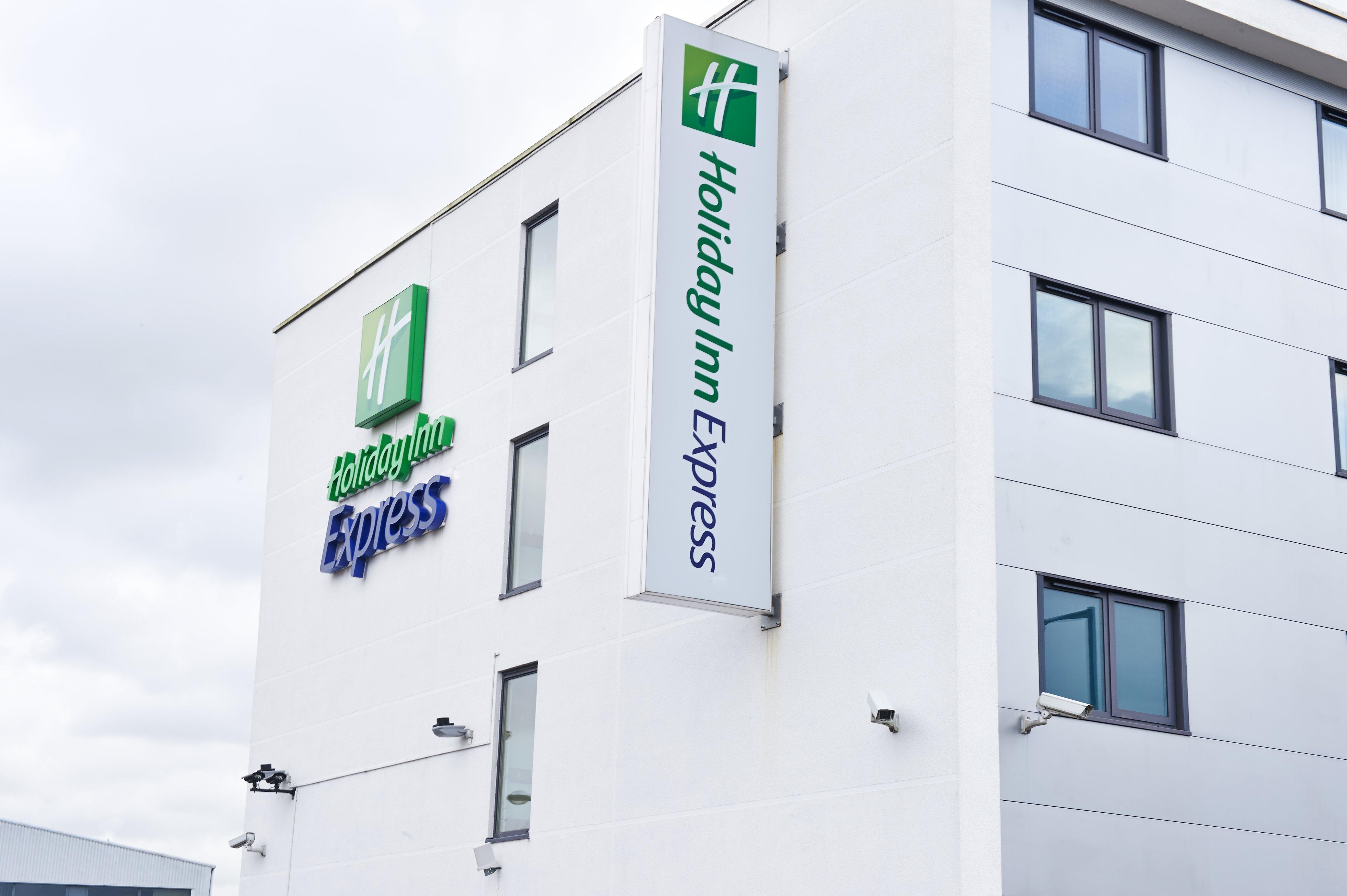Holiday Inn Express Manchester Airport By Ihg Ringway Экстерьер фото
