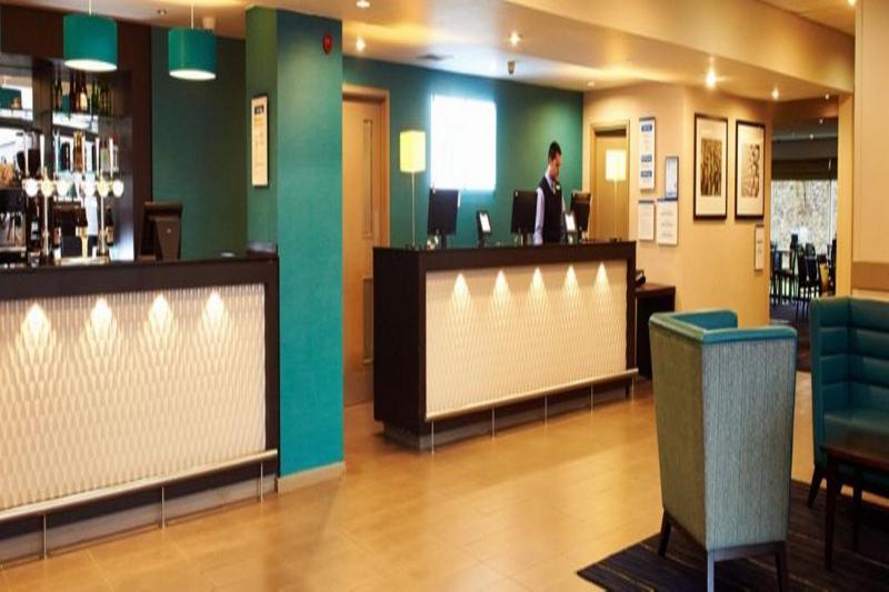Holiday Inn Express Manchester Airport By Ihg Ringway Экстерьер фото